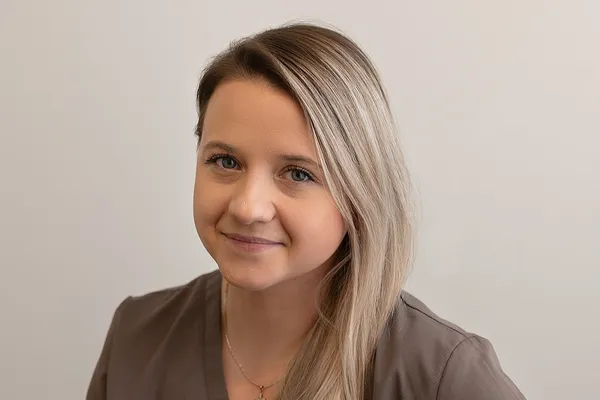 undefined Karolina Maziarz, Fachspezialistin für Laser